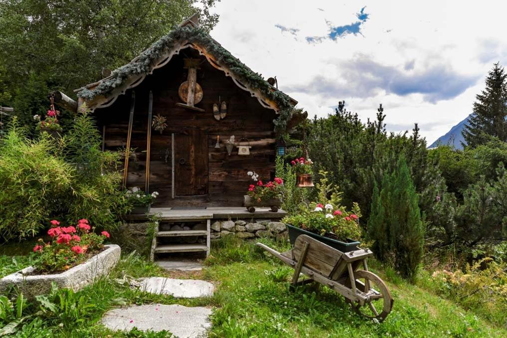 Hotel Les Chalets De Philippe Avec Jacuzzis Privatifs Chamonix Exterior photo