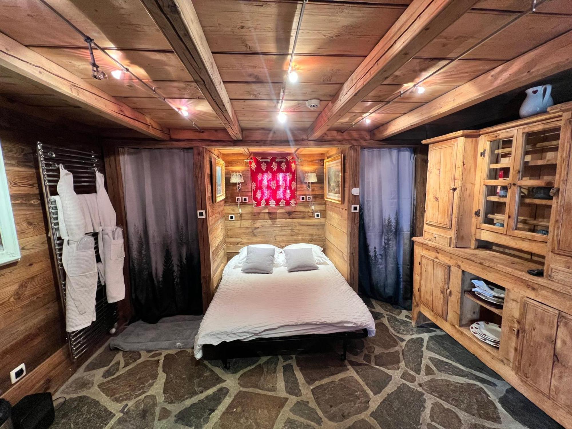 Hotel Les Chalets De Philippe Avec Jacuzzis Privatifs Chamonix Exterior photo